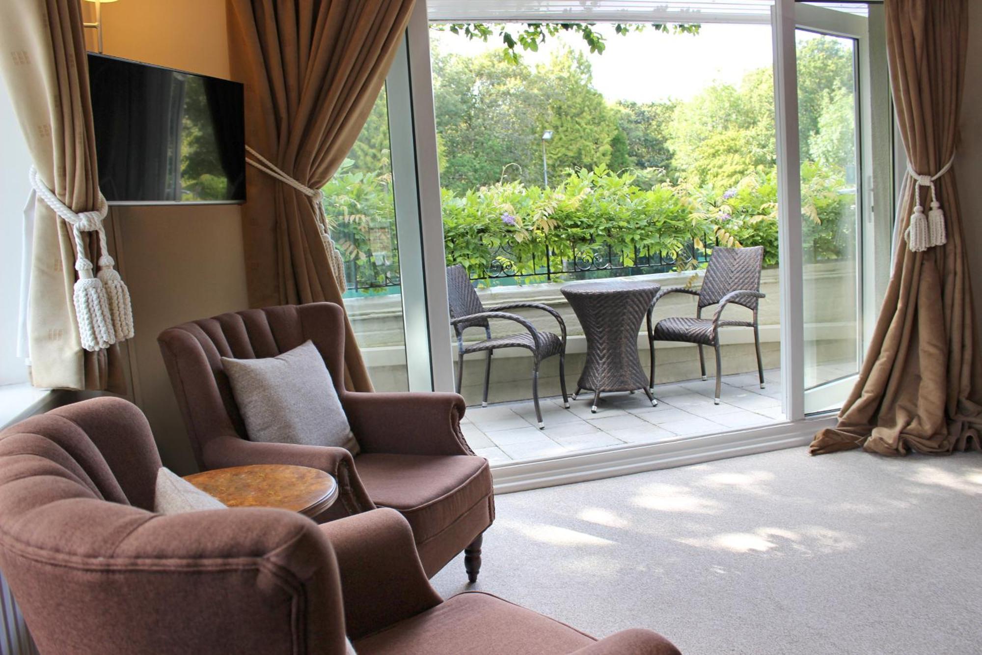 Wickwoods Hotel Albourne Exterior photo